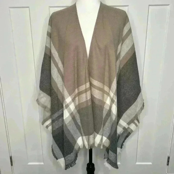 FRAAS - Plaid Ruana - Picture 1 of 5